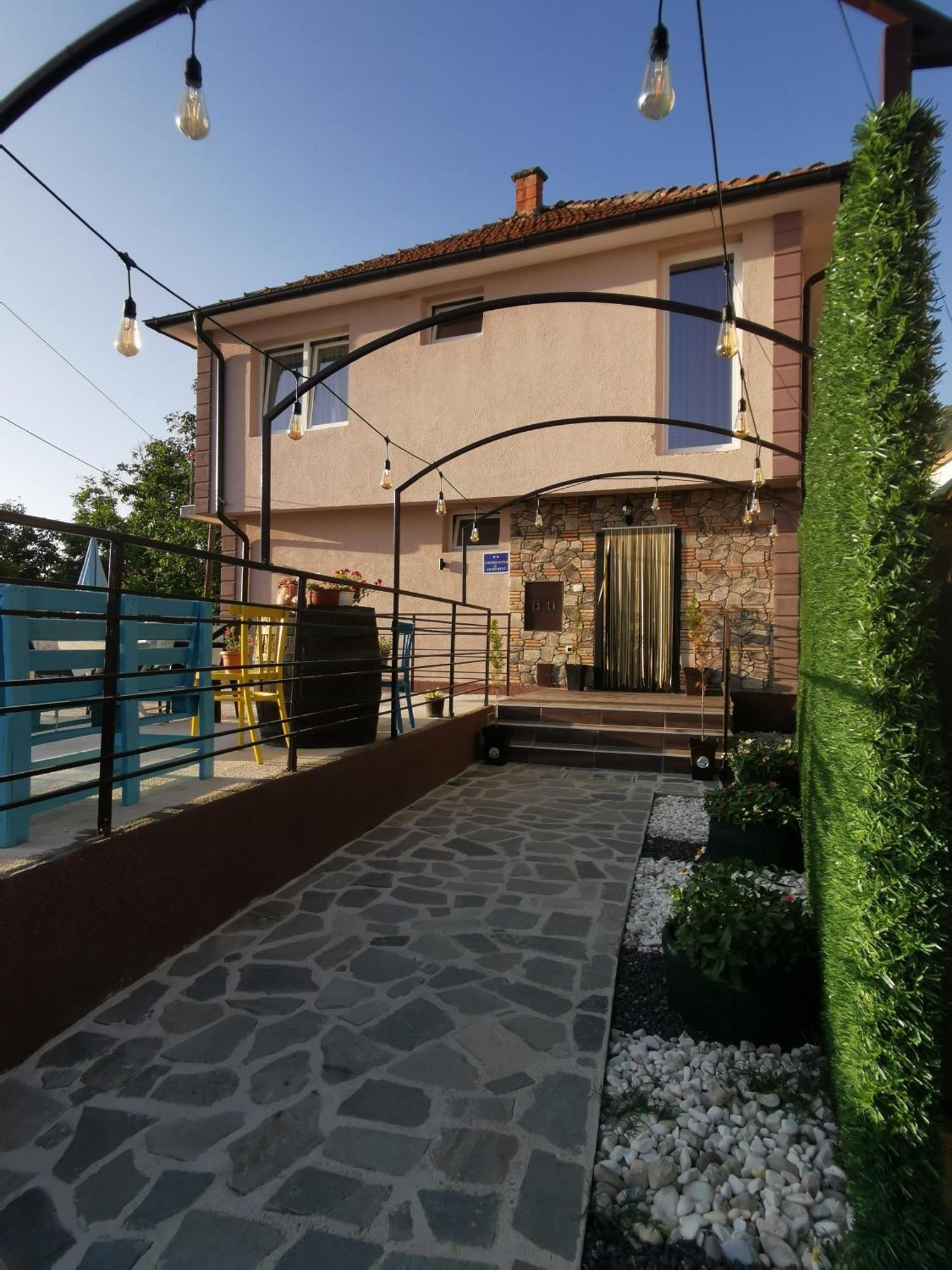 Gopo Guesthouse Elshani Esterno foto